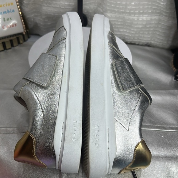 (H) Cole Haan GrandPro Rally Velcro
Sneaker size: Women's 9B - Picture 12 of 16